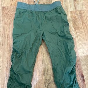Cute Army Green Hiking Capris!